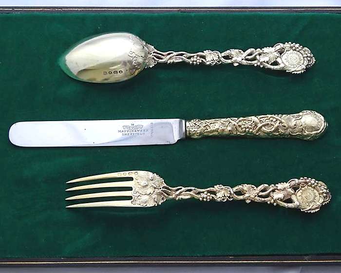 Knife, fork and spoon set gifted to the Sultan of Turkey
